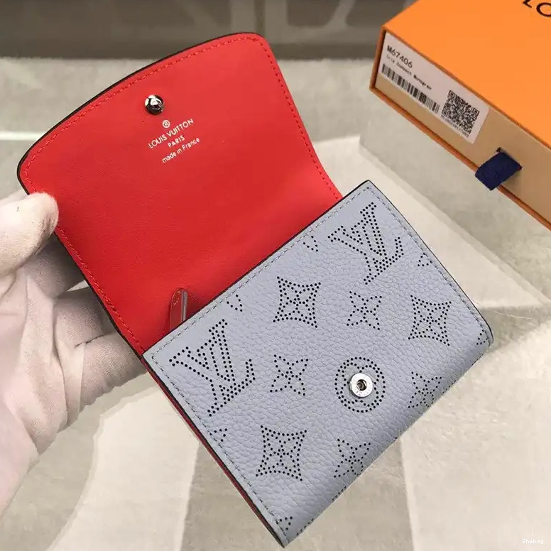 1906BL0057 LV Bags 0613